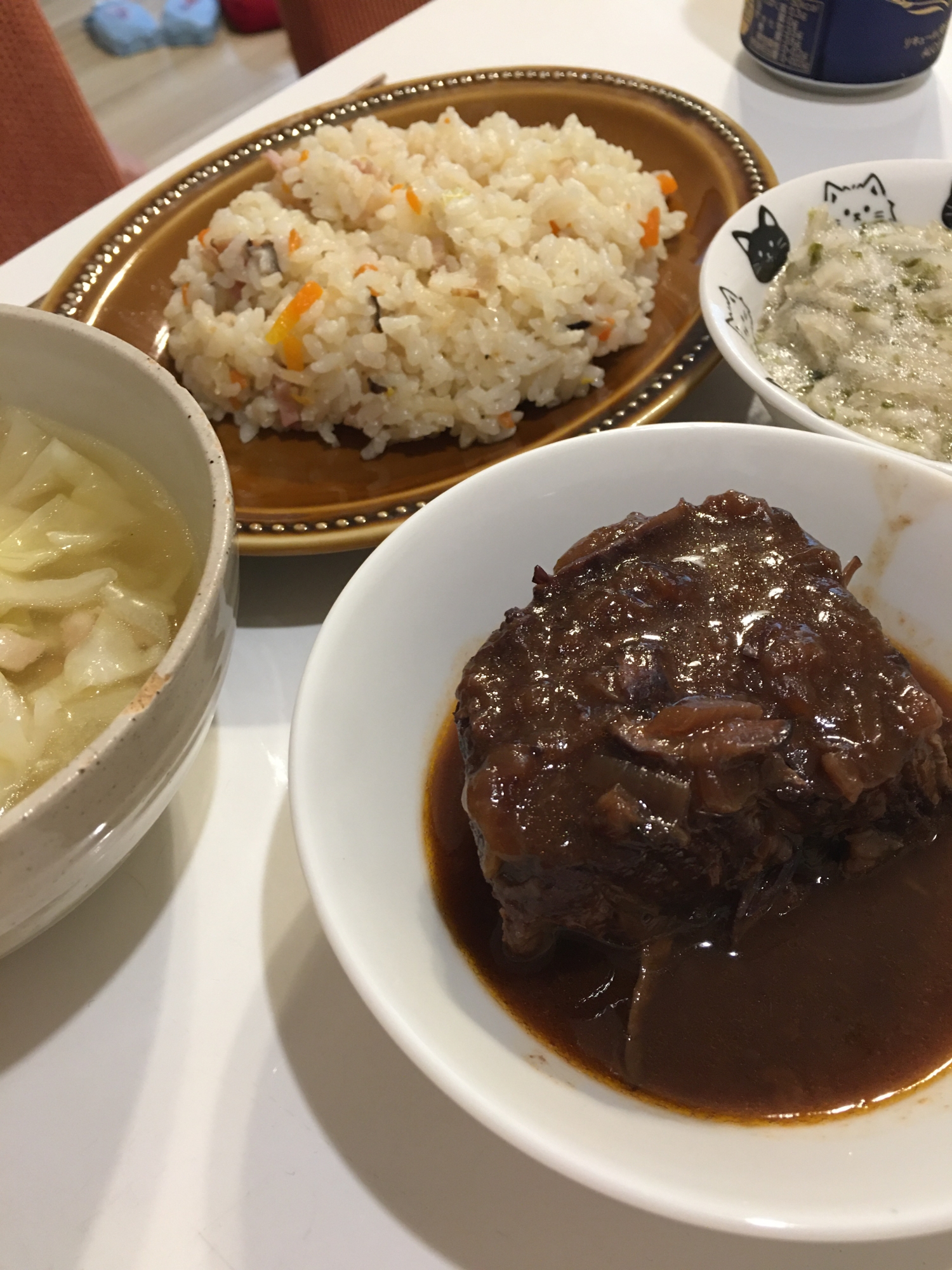 牛肉の赤ワイン煮込み