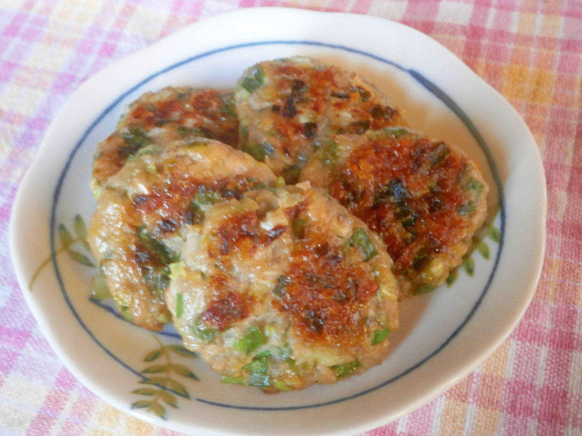 餃子のたねで簡単！れんこん照り焼きハンバーグ