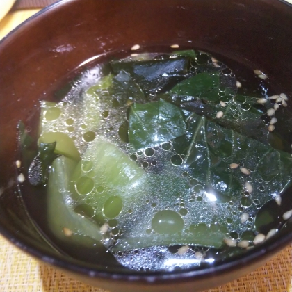 白菜とチンゲン菜わかめの中華風スープ