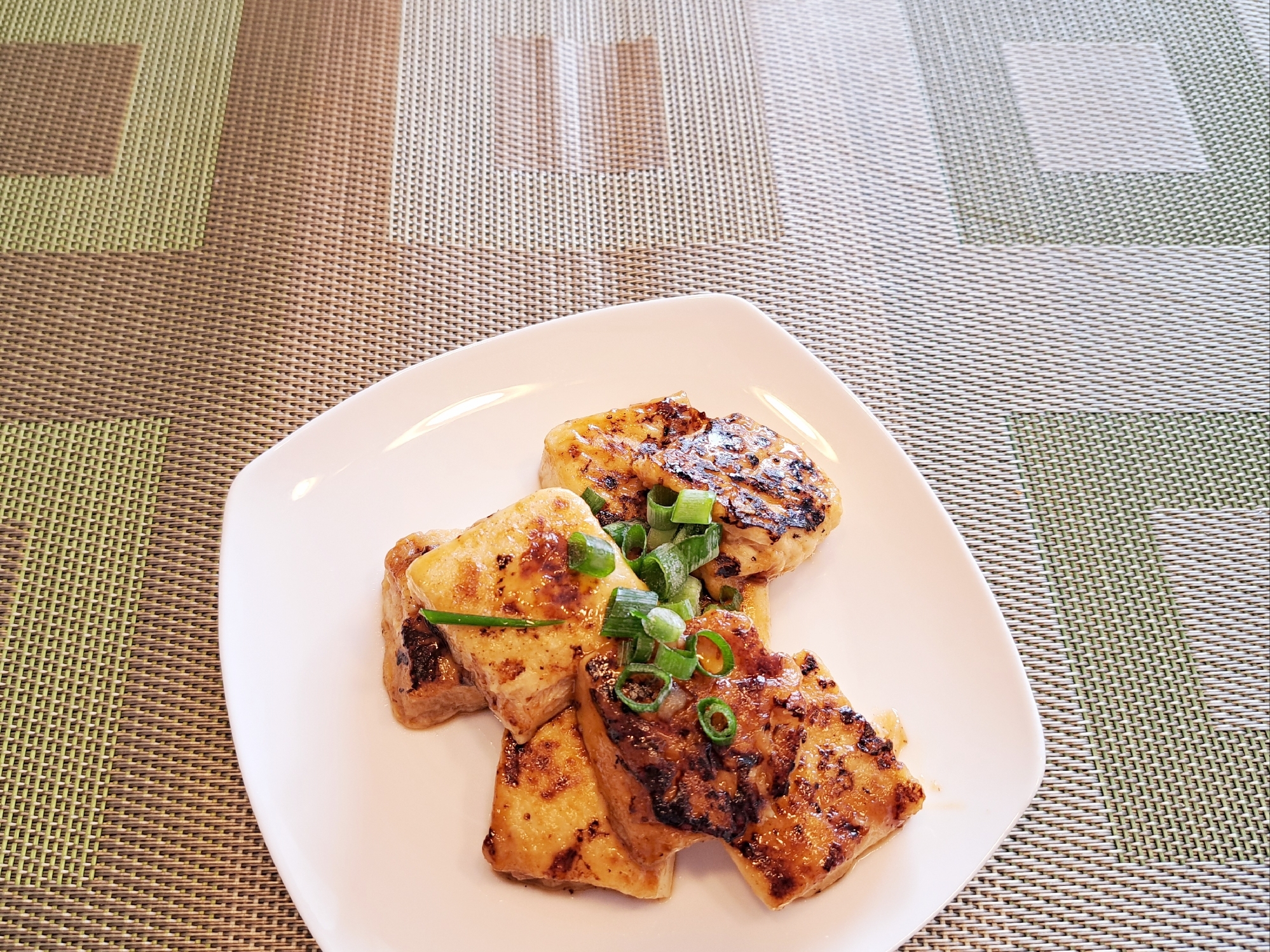 意外な美味しさ！冷凍豆腐のステーキ