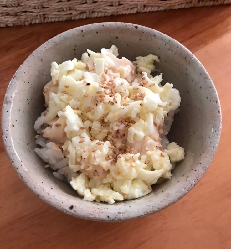 卵白炒り卵豆腐丼