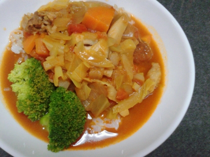 かぼちゃがなく、いろいろ野菜を入れました。スープカレー、子供はご飯にかけました。美味しくて、お替り！ごちそうさま☆