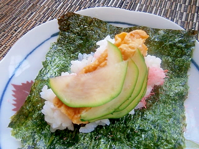 卵焼きとズッキーニの手巻き寿司