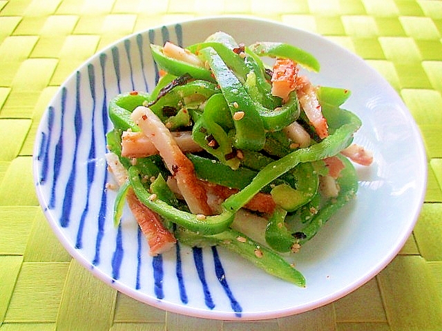 ピーマンとちくわの塩昆布ごま和え