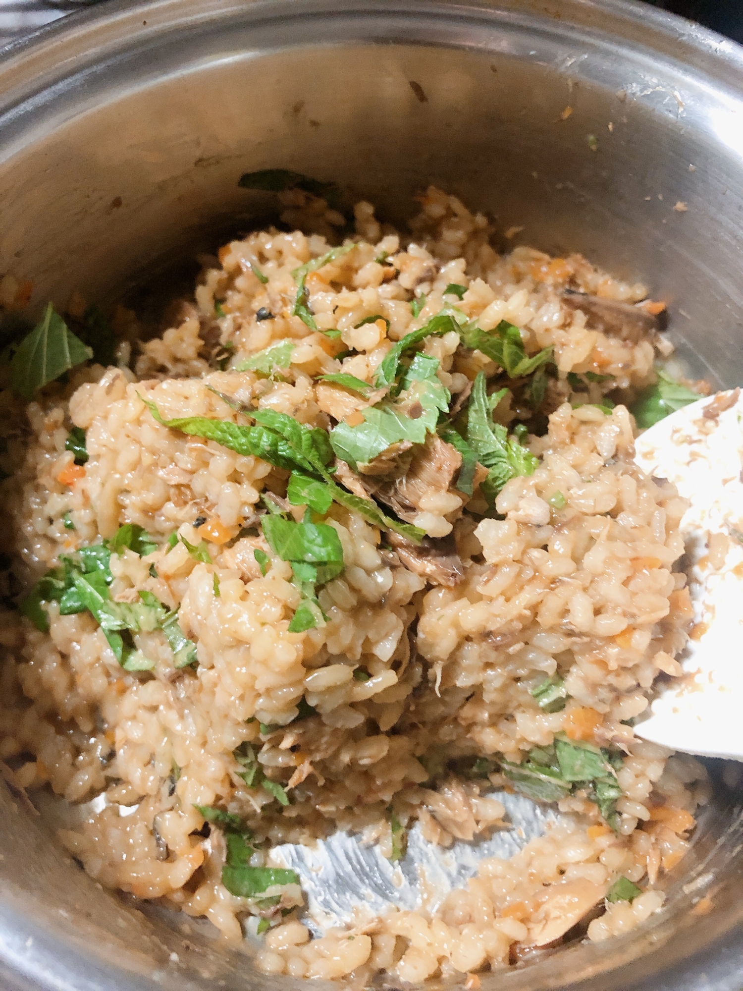 さばの味噌煮、缶詰炊き込みご飯