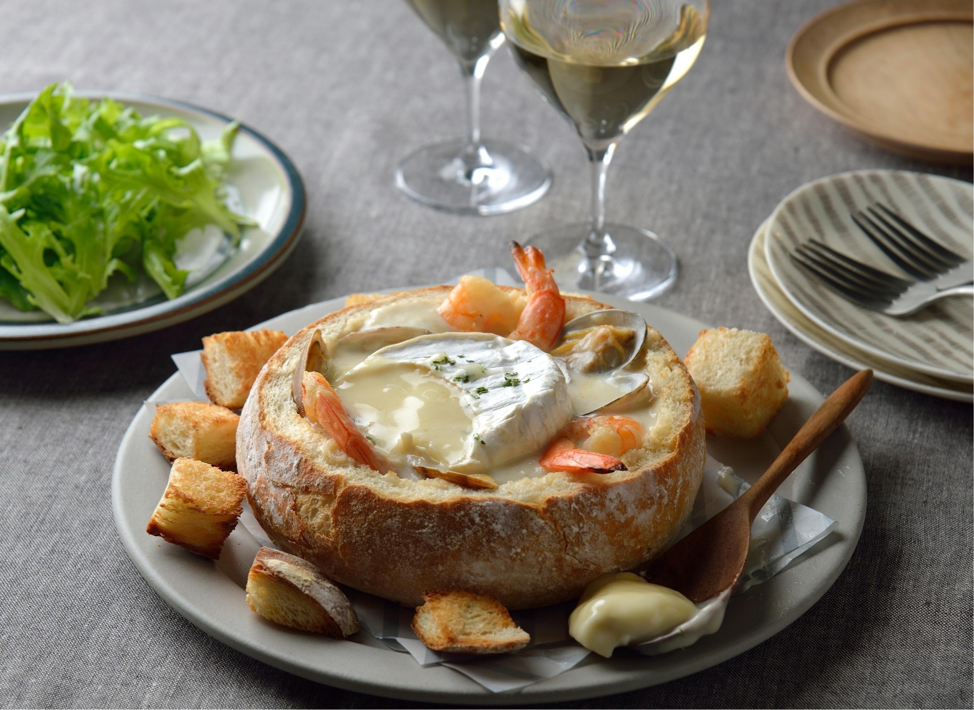 国産チーズ★カマンベールチャウダーのブレッドボウル