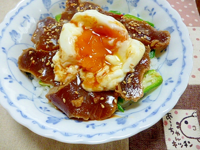 かつおのスタミナユッケ丼