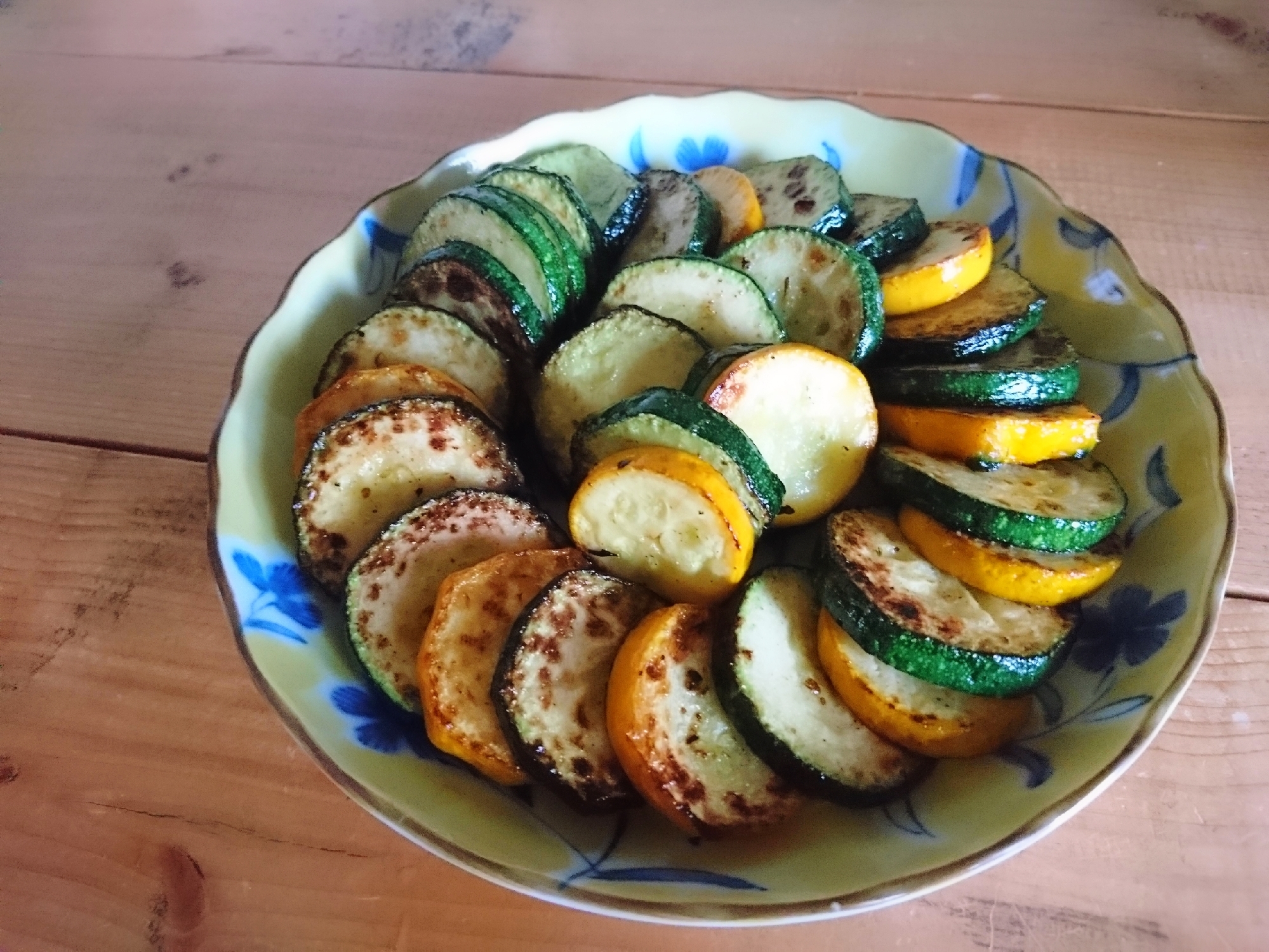 黄色と緑色のズッキーニ レシピ 作り方 By ネロ助2011 楽天レシピ 黄色と緑色のズッキーニ レシピ 作り方 By ネロ助2011 楽天レシピ