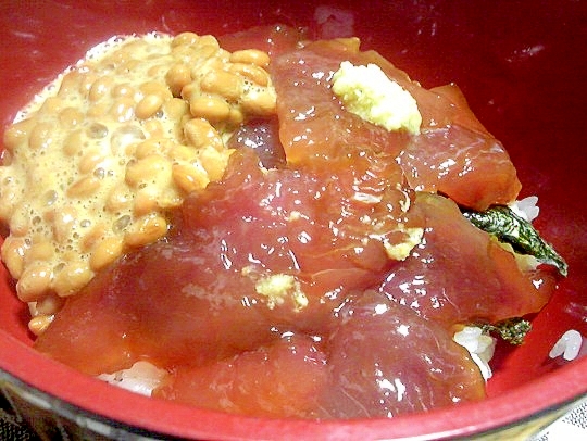 鮪の漬けと卵納豆の丼