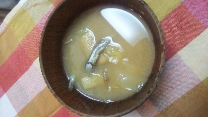 キャベツと玉葱と油揚げの味噌汁