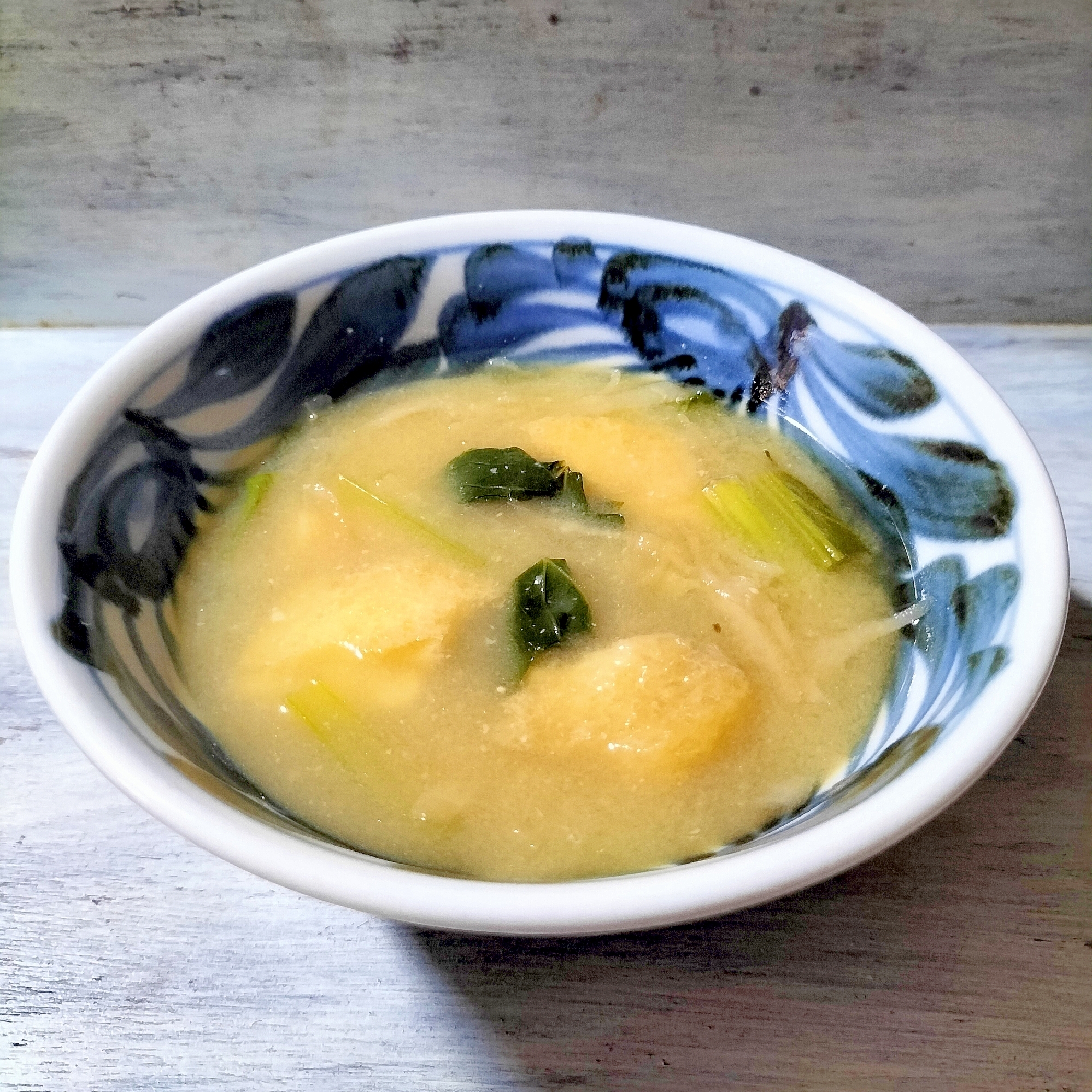 素朴で美味しい♡小松菜＆油揚げ＆舞茸のお味噌汁