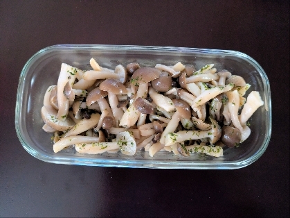 レンジで簡単ꕥガリバタ味の蒸しきのこ
