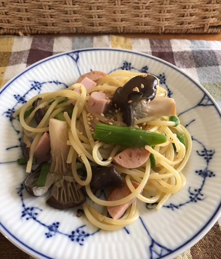 アスパラとヒラタケ、魚ニソの白ごまパスタ