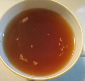 朝晩が寒くなったので
生姜をたっぷり入れて
紅茶を飲みました。
とても美味しくて、温まります。ごちそうさま