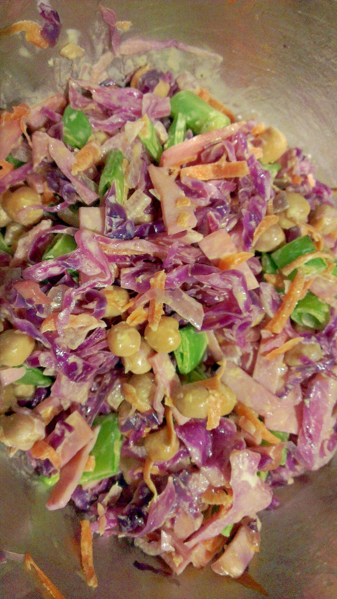 野菜たっぷり！紫キャベツの温サラダ