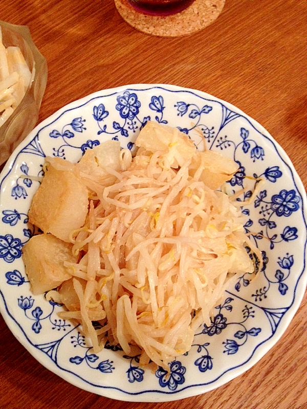 モヤシと大根の味噌炒め