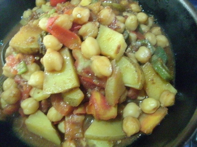 野菜とひよこ豆のスパイス煮