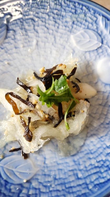新玉ねぎ♪塩昆布胡麻和え✧˖°
