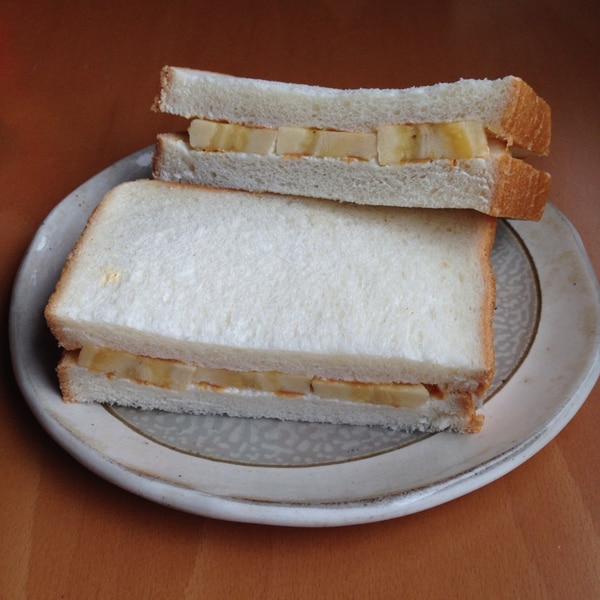 バナナ生クリームサンド レシピ 作り方 By ちーたまちー 楽天レシピ バナナ生クリームサンド レシピ 作り方 By ちーたまちー 楽天レシピ