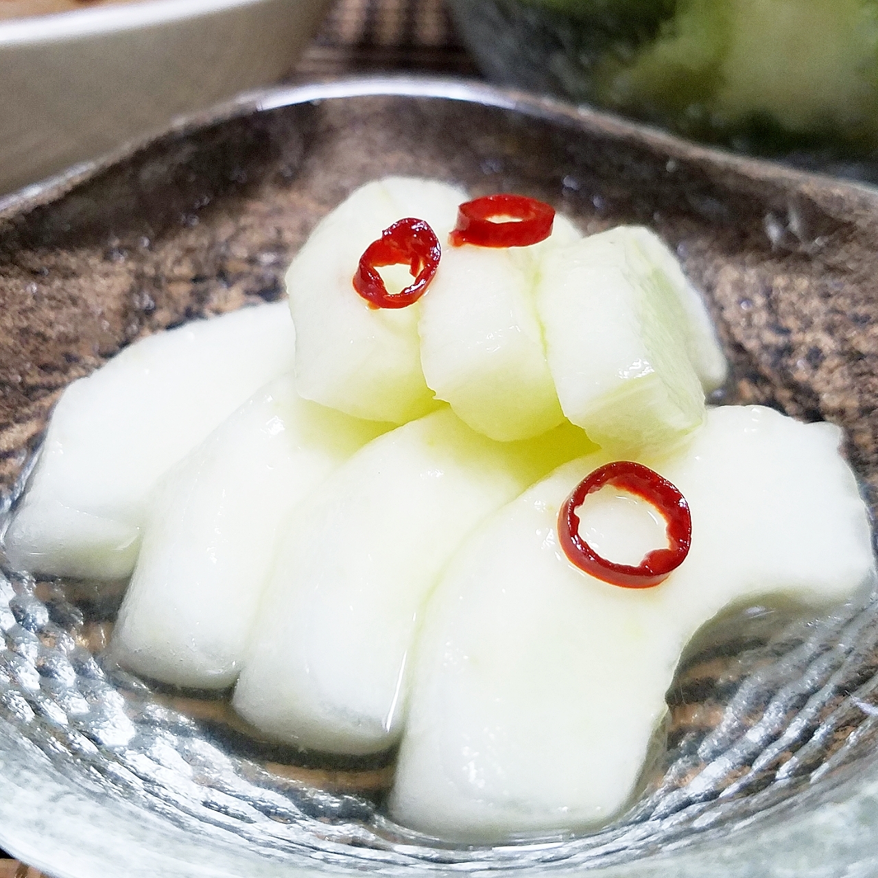 うりの甘味と酢の酸味がくせになる！うりの甘酢漬け