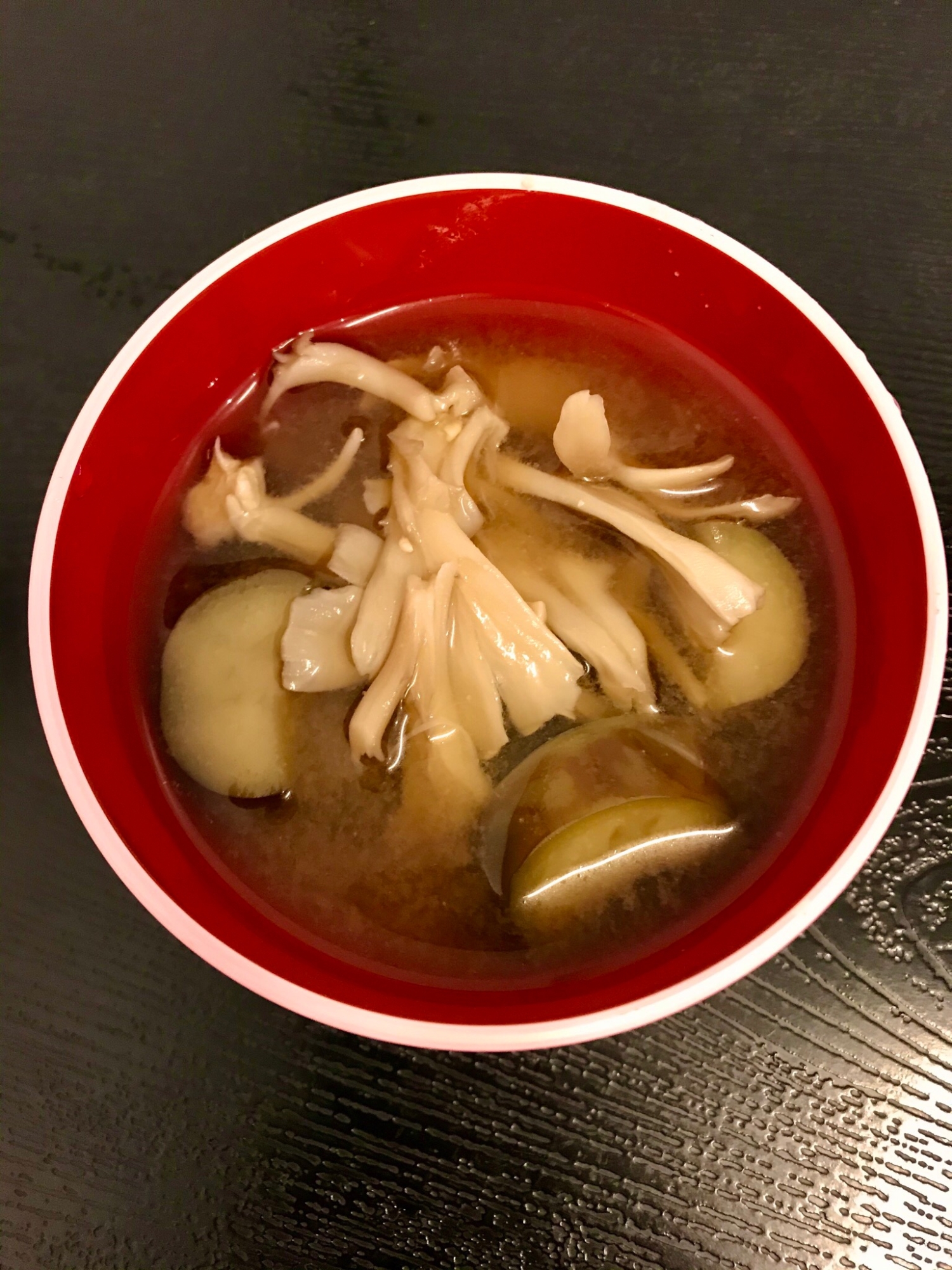炒め茄子と舞茸の味噌汁