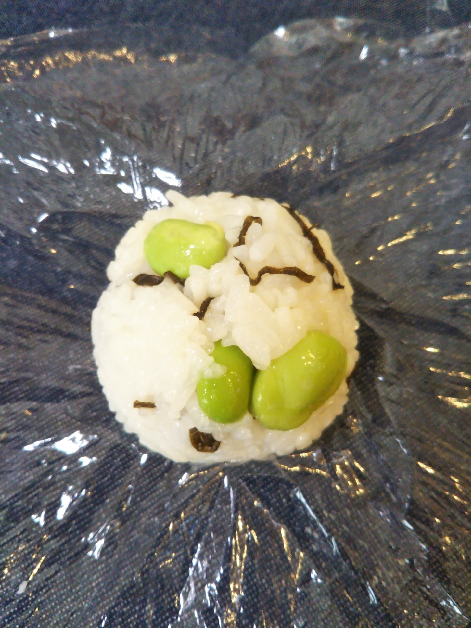 枝豆と塩昆布おにぎり レシピ 作り方 By クロワッサン159 楽天レシピ