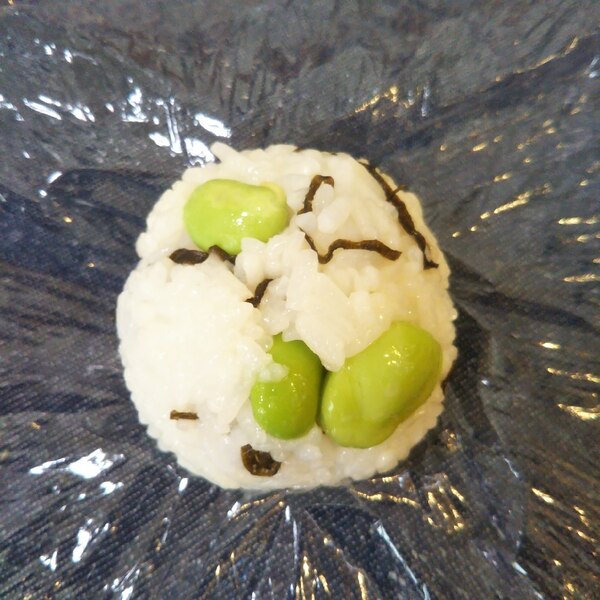 枝豆と塩昆布おにぎり レシピ 作り方 By クロワッサン159 楽天レシピ 枝豆と塩昆布おにぎり レシピ 作り方 By クロワッサン159 楽天レシピ