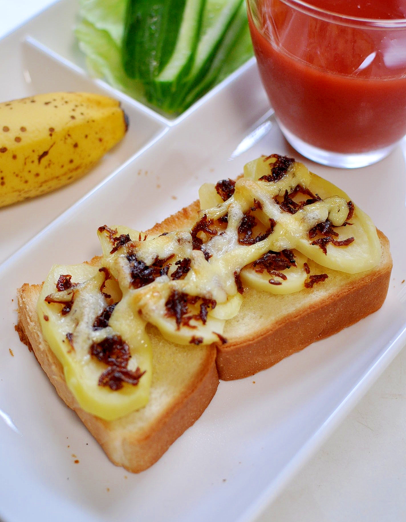 じゃがいもとあみの佃煮のマヨチーズトースト