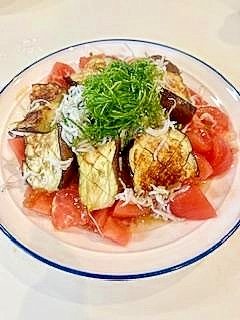 焼きなすとトマトのサラダ