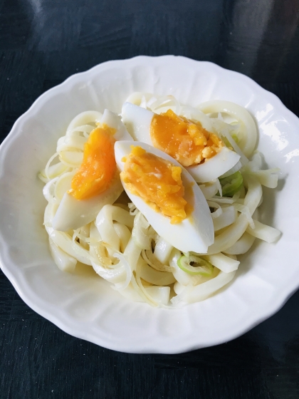 玉子が麺と良く合ってまろやかで美味しかったです。