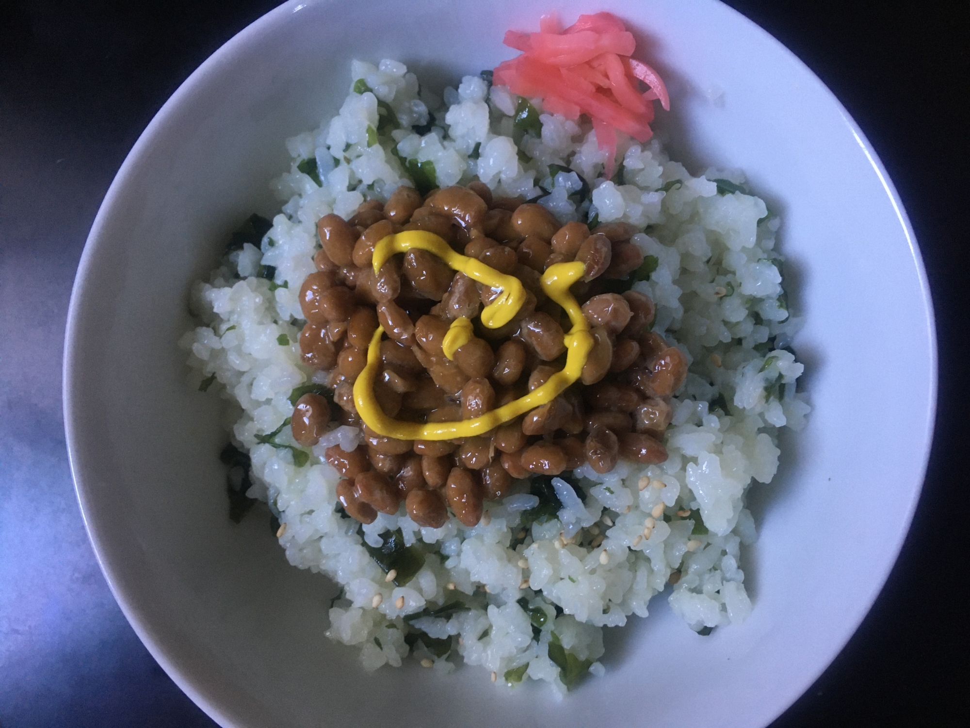 ごま油納豆のわかめご飯