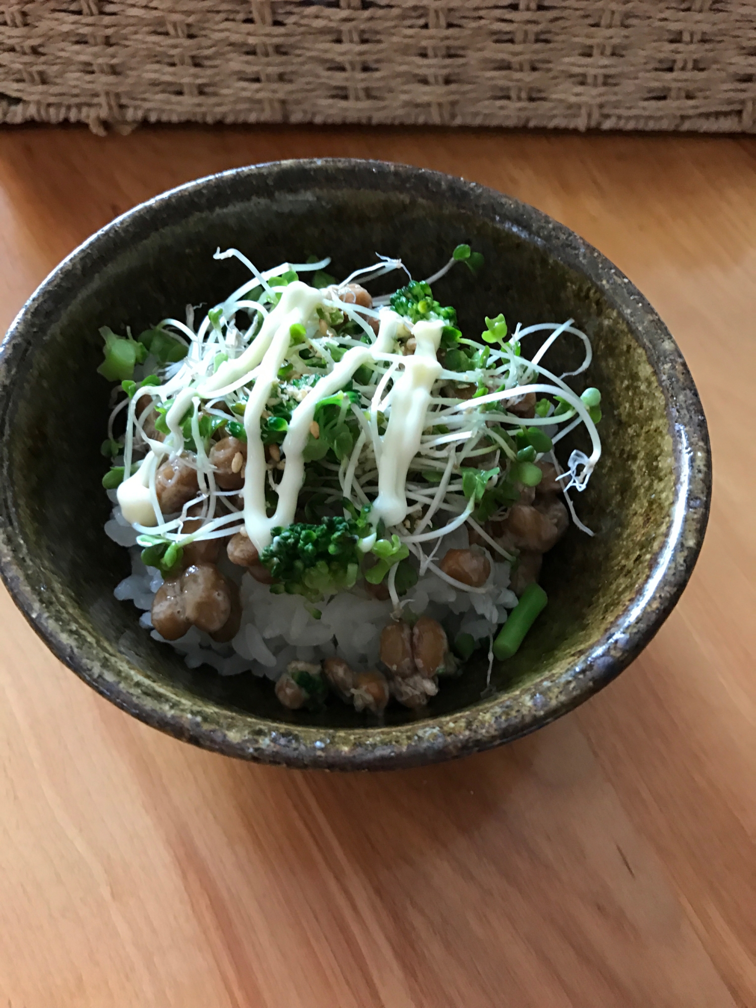 ダブルブロッコリーの納豆丼