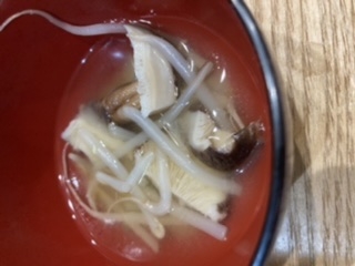 干し椎茸のほうれん草味噌汁