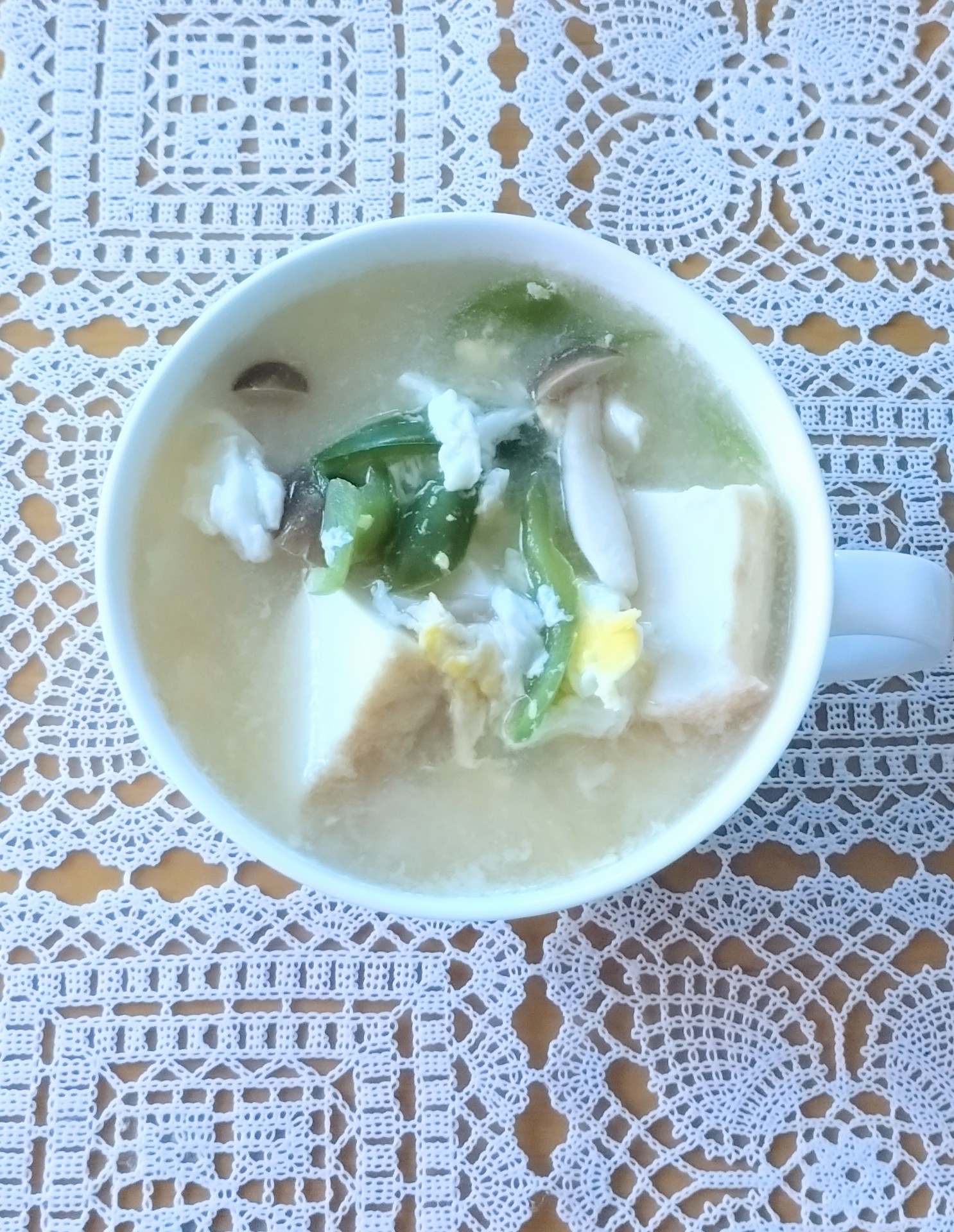 厚揚げとピーマンと卵のお味噌汁☆