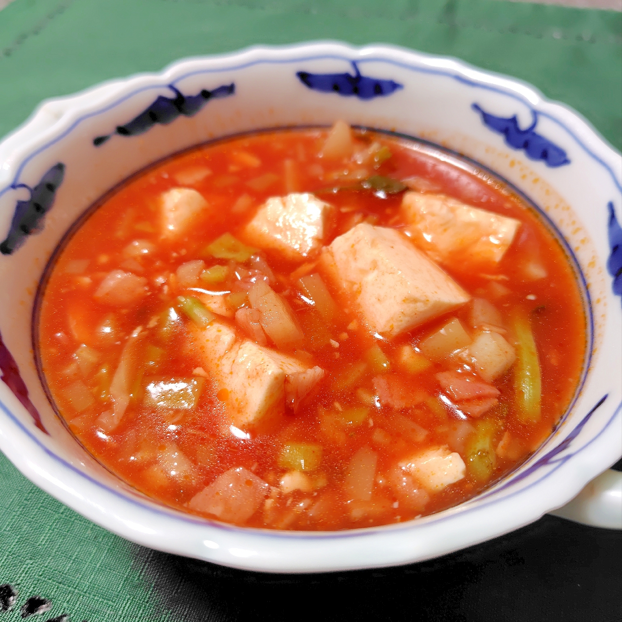 ブロッコリーカリフラワーの茎消費　トマトスープ