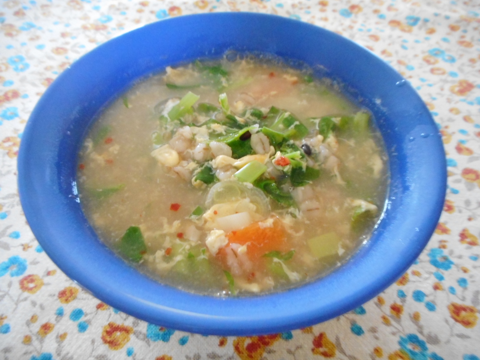 大根葉と押し麦のピリ辛スープ