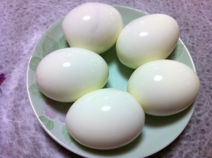 はじめまして(*^^*)  
今日買ったばかりの卵を茹でました！ すごい！ つるんと剥けて綺麗です～   
ありがとうございました*^^*