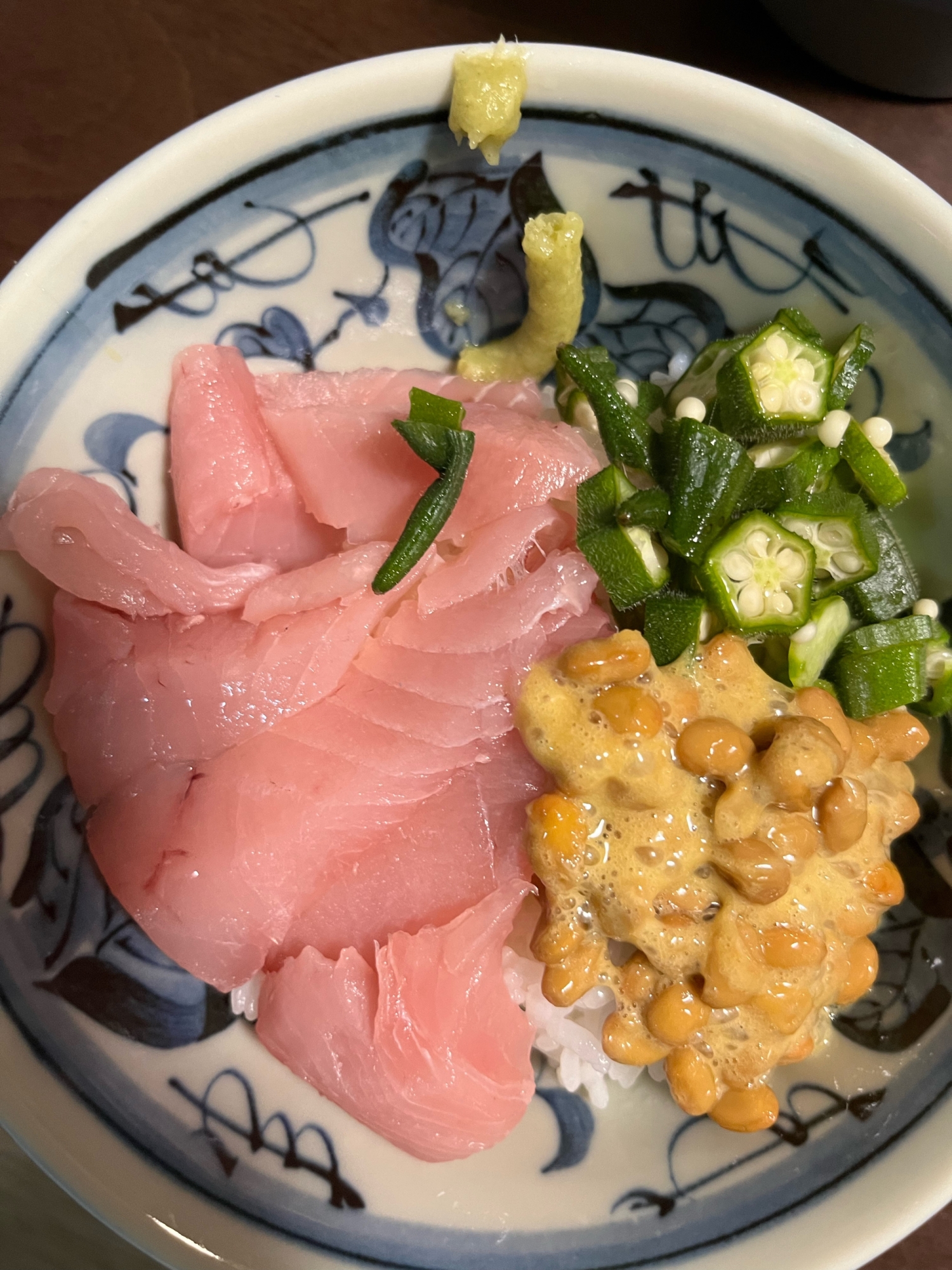 マグロ丼