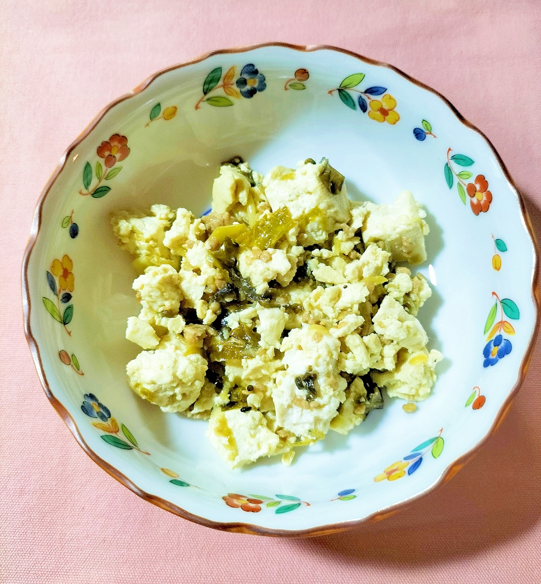 ミンチと高菜漬けの豆腐サラダ