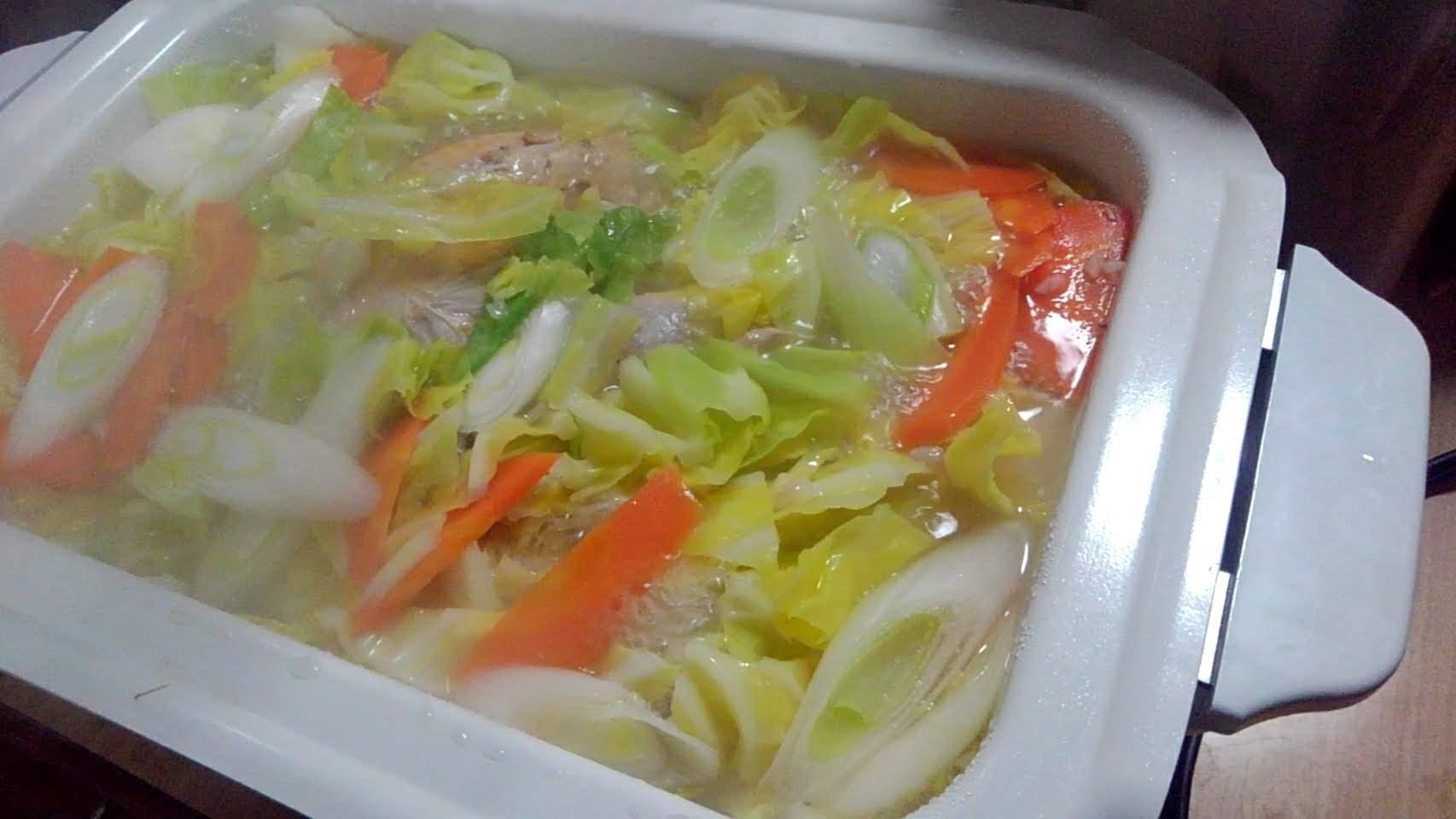 ホットプレートで参鶏湯、追い増し野菜鶏ガラスープ鍋