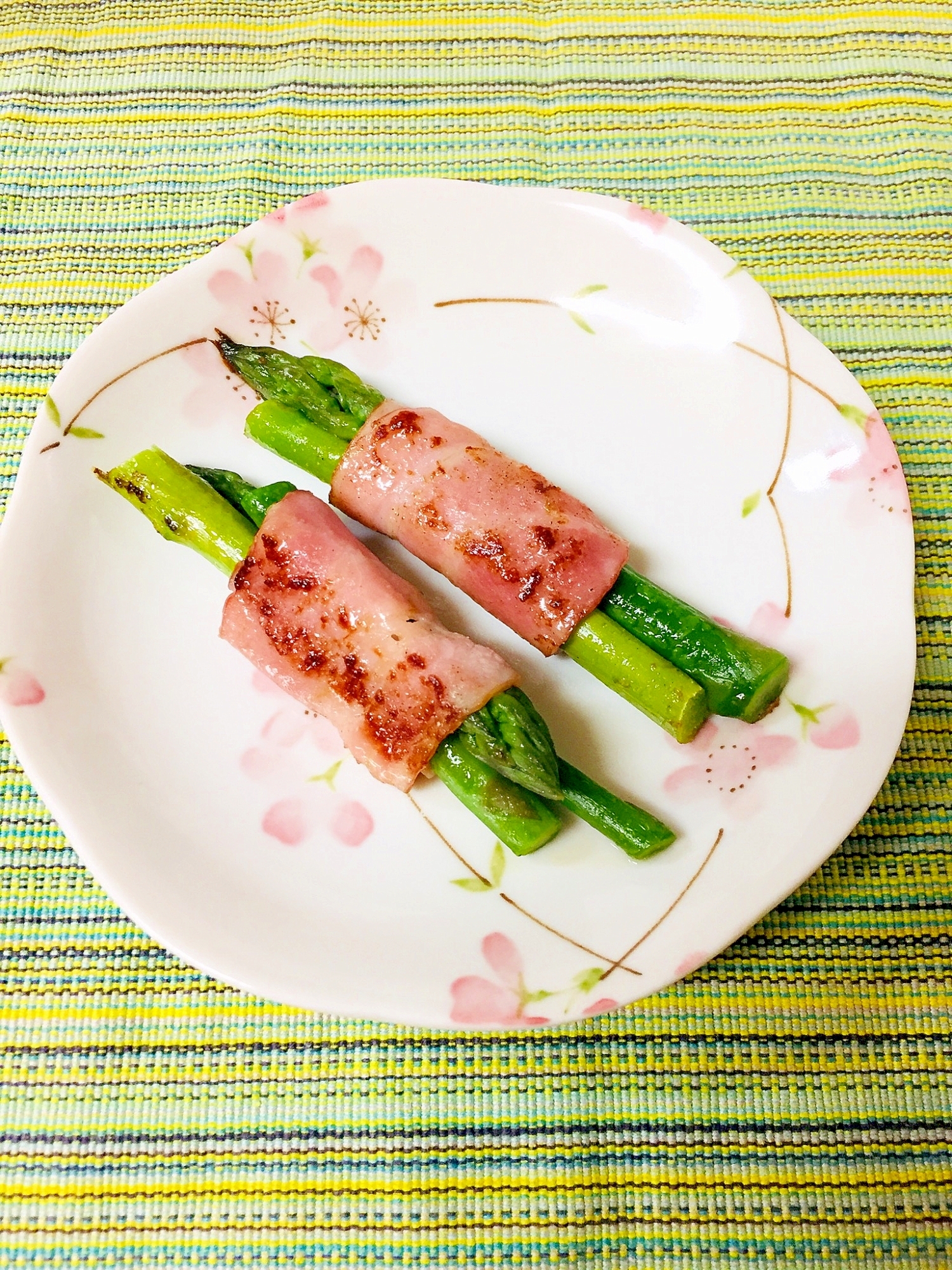 簡単おかず！アスパラのベーコン巻き