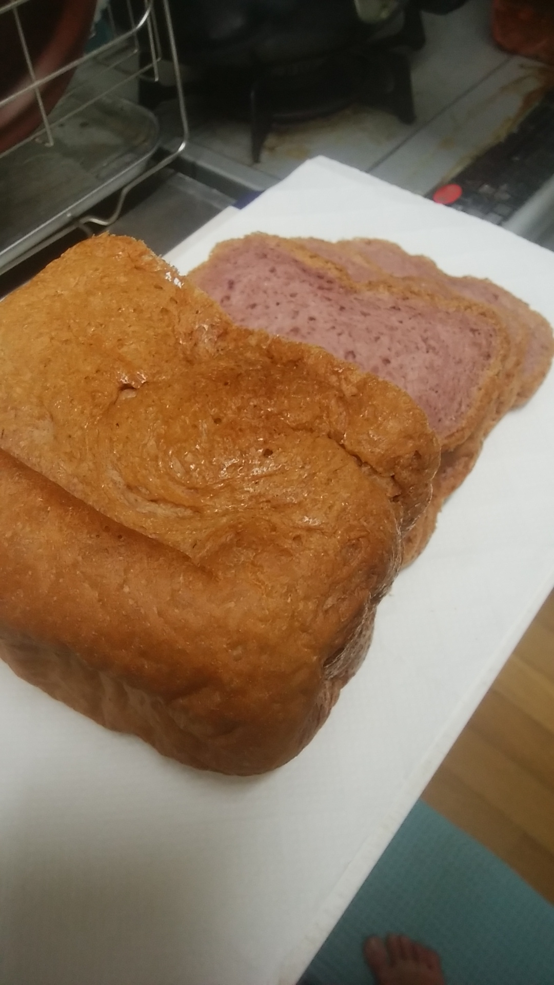 ホームベーカリーで、紅芋の食パン！