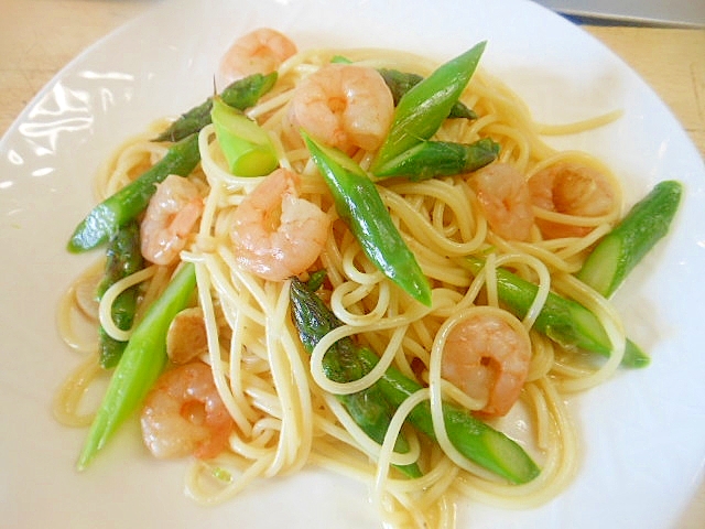アスパラ むき海老コンソメ味パスタ レシピ 作り方 By アルプスの乙女 楽天レシピ
