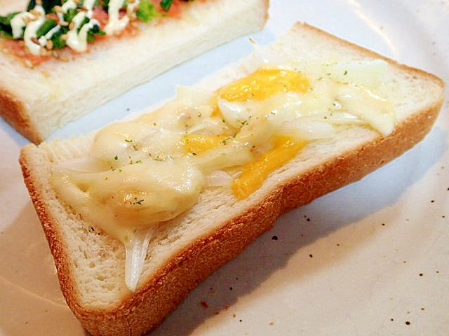タルタル/マジソルで　玉ねぎとチーズのトースト