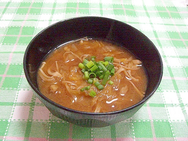 白菜とえのきの味噌汁