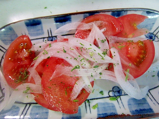 トマト新玉葱パクチーサラダ