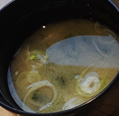 生わかめとねぎの味噌汁