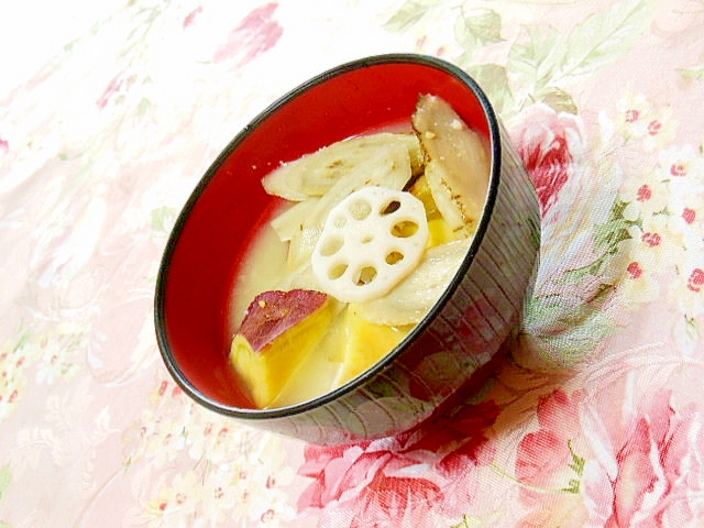 ❤薩摩芋と牛蒡・蓮根のバターみそ汁❤