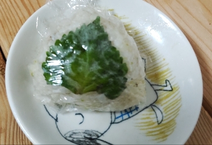 ちょっと可愛い❤大葉のお握り♪（おかか＆塩麹ほか）