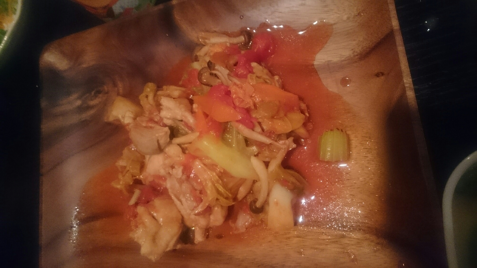 セロリのきいたとりももトマト煮込み